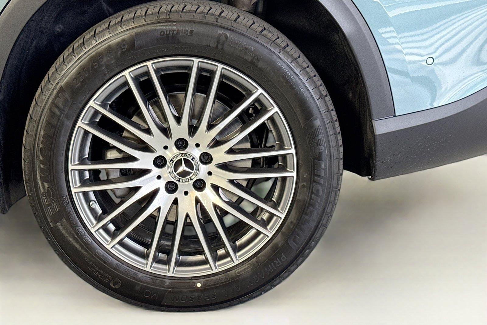 New 2026 Verde Silver Metallic Mercedes-Benz GLC 300 image 29