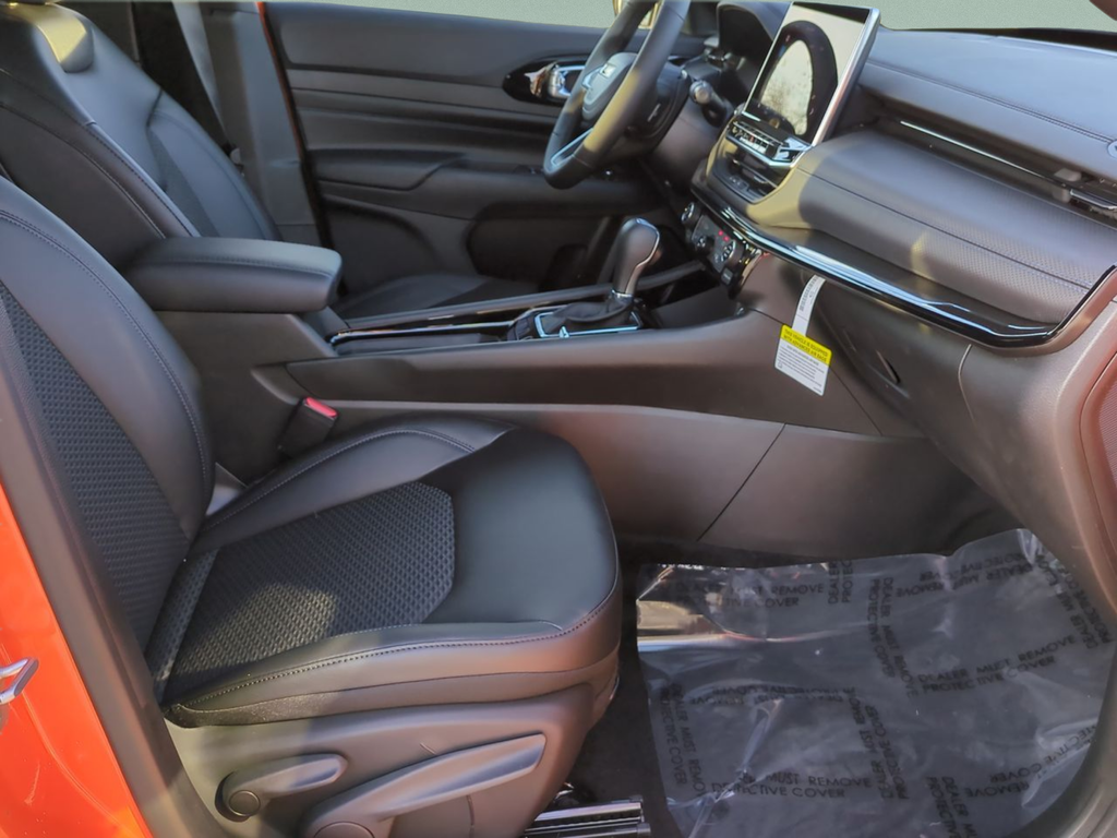 New 2026 Joose (DISC) Jeep Latitude image 37
