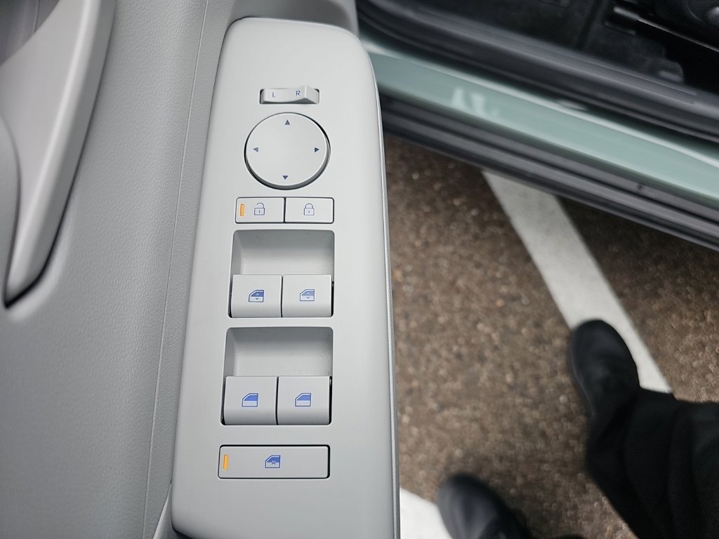 2024 Hyundai Kona SEL - Photo 11
