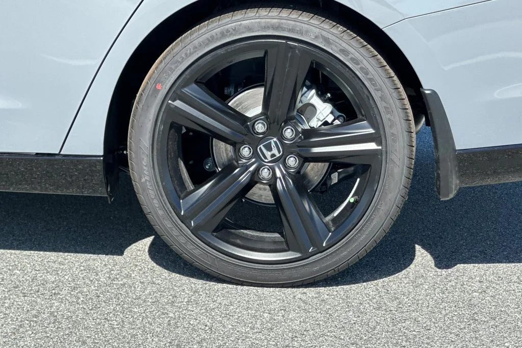 New 2026 Urban Gray Pearl Honda Sport-L image 30