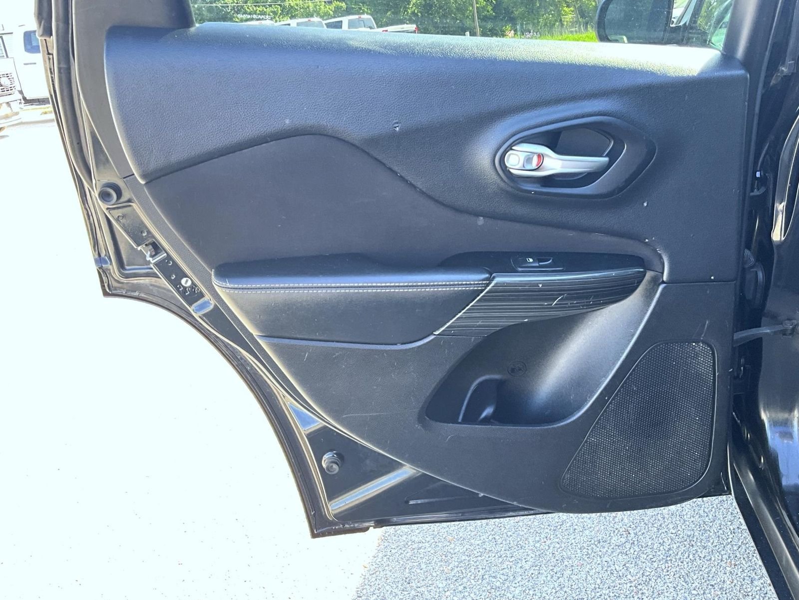 Used 2014 Black Jeep Latitude image 22