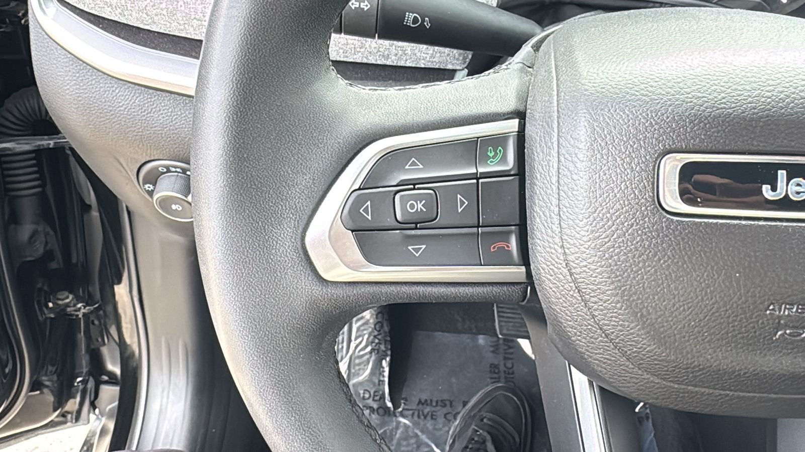 Used 2023 Black Jeep Latitude Lux image 24