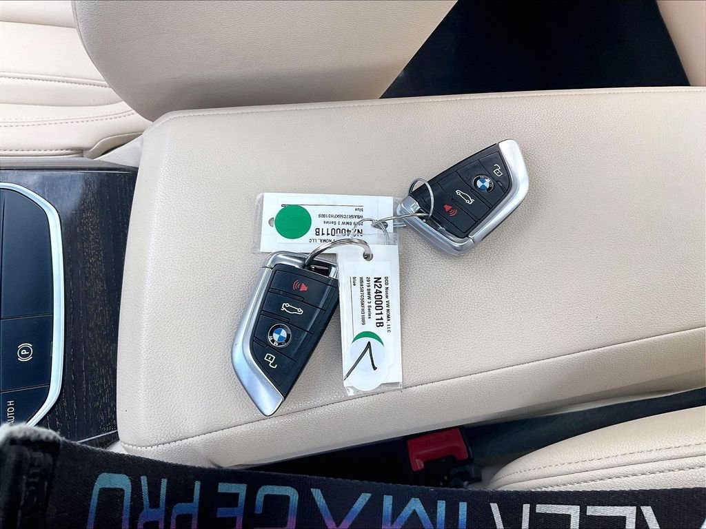Used 2019 Blue BMW 330i xDrive image 30