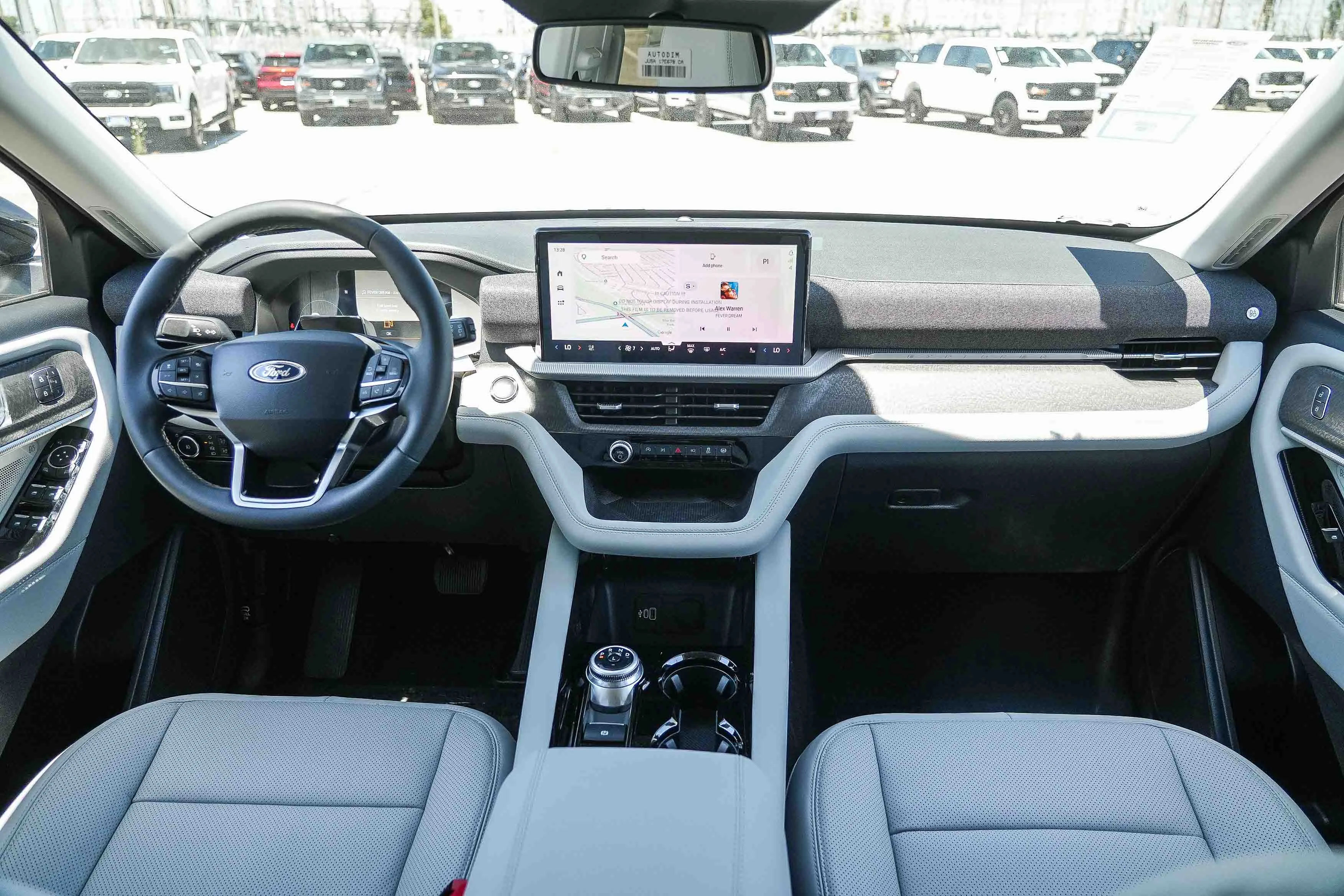 New 2026 Star White Metallic Tri-Coat Ford Platinum™ image 14