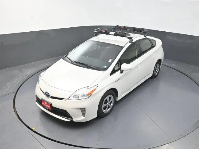 Used 2013 White Toyota Two image 25