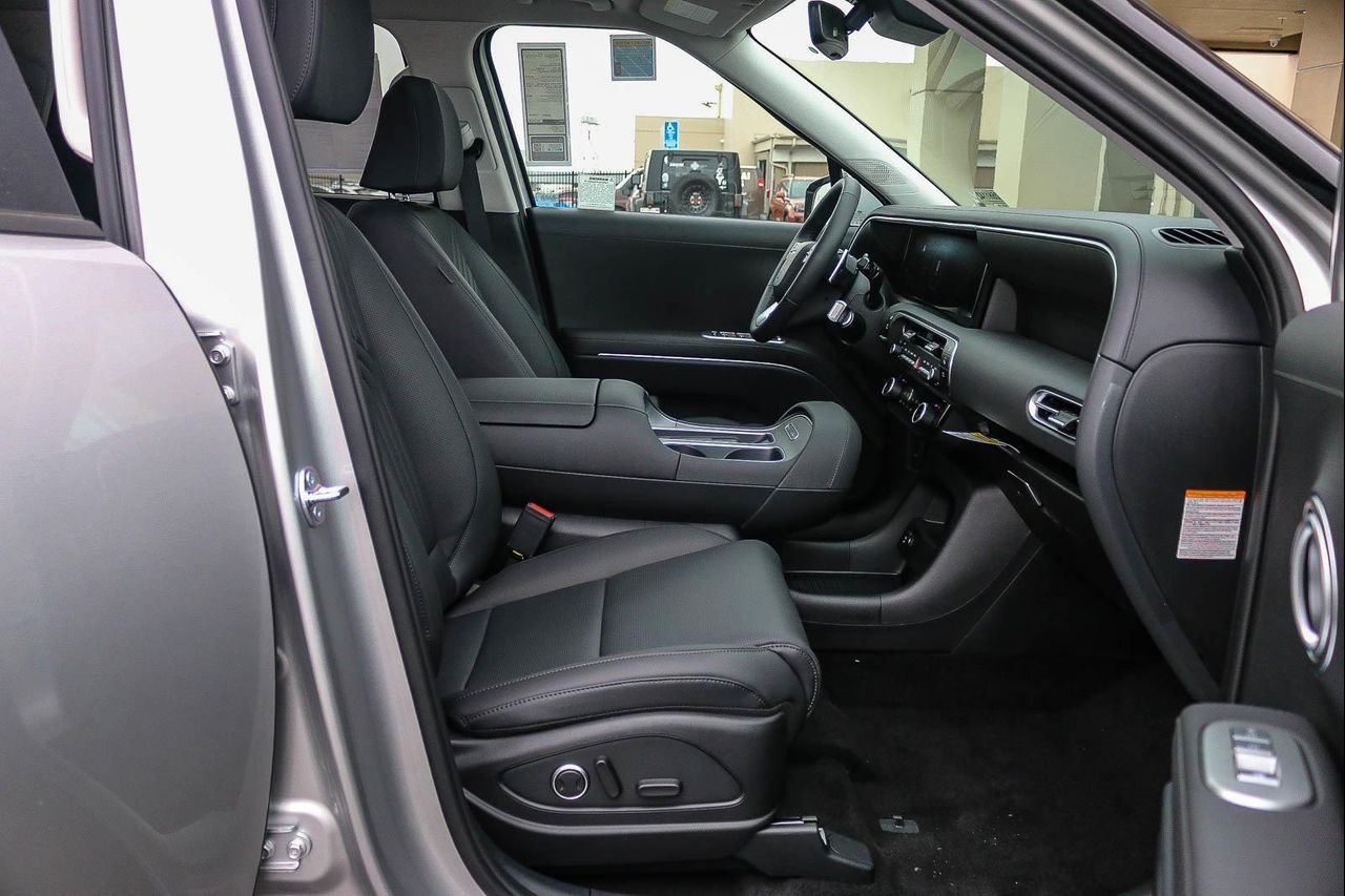 New 2026 Silver Hyundai SEL Premium image 44