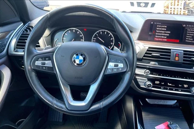 Used 2020 Glacier Silver Metallic BMW sDrive30i image 5
