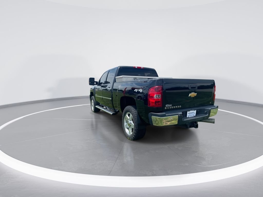 Used 2014 Black Chevrolet LT image 6