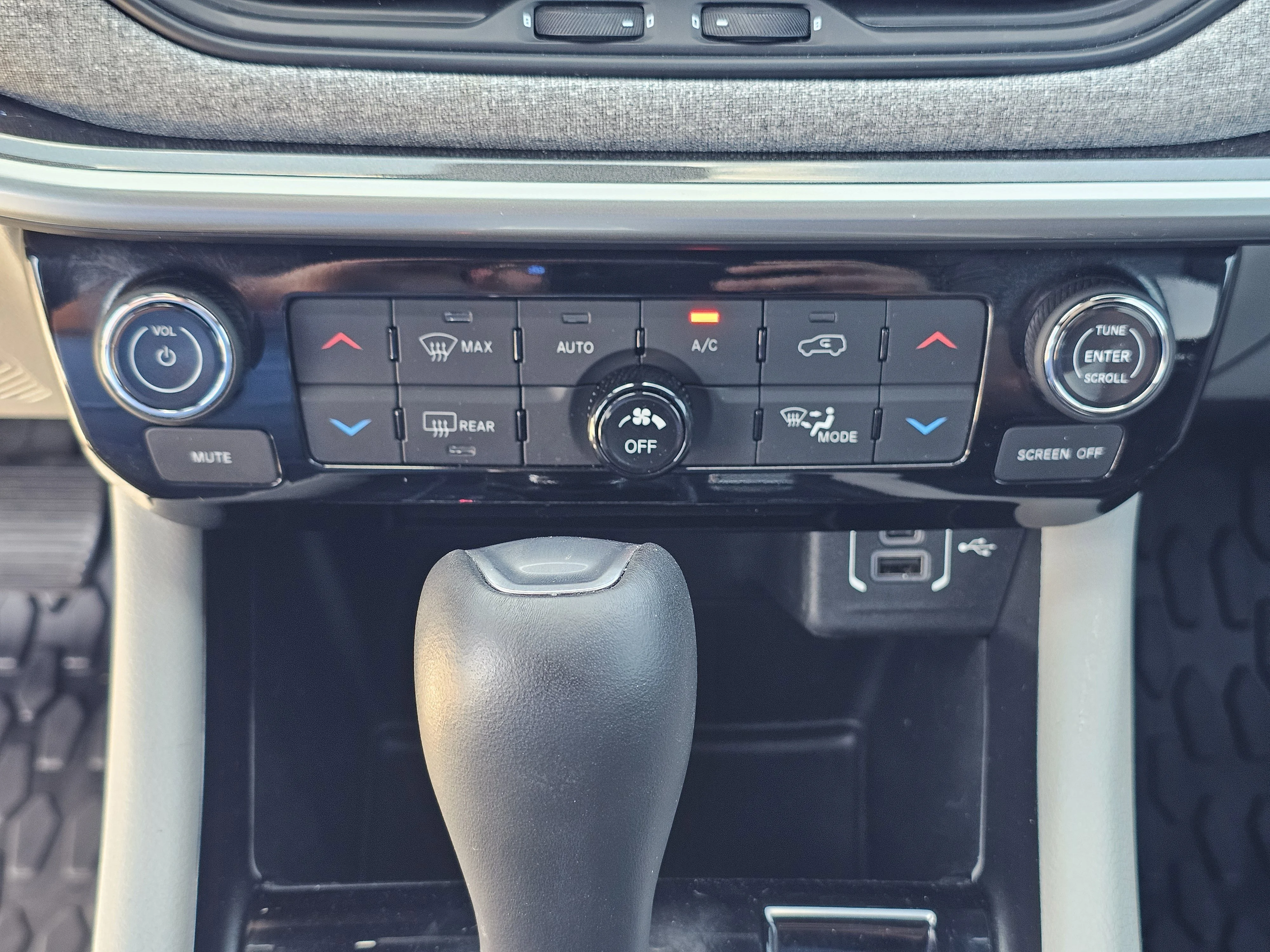 2023 Jeep Compass Latitude - Photo 28