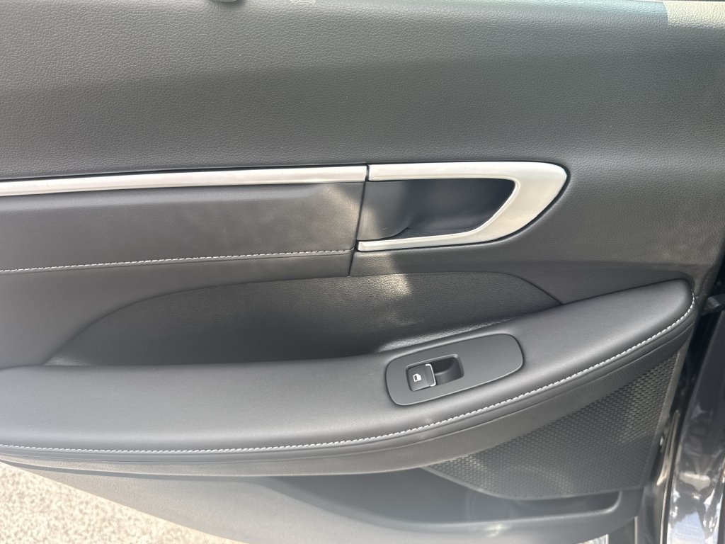 Used 2025 Gray Hyundai Limited image 19