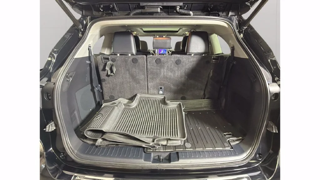 Used 2023 Black Toyota Platinum image 33