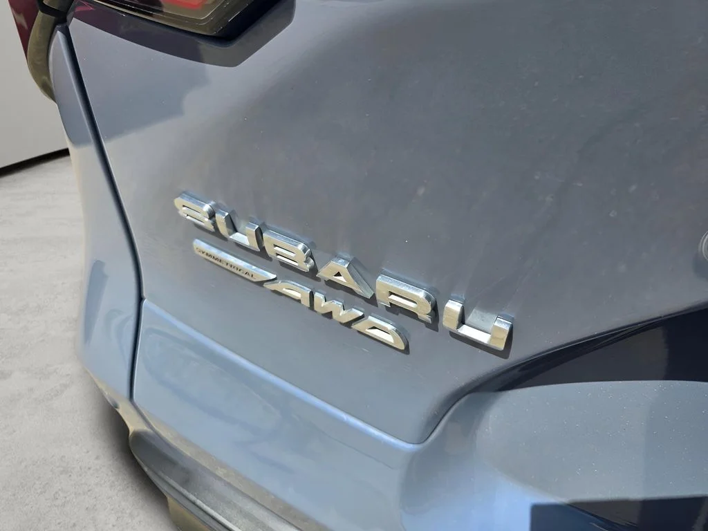 Used 2023 Harbor Mist Gray Pearl Subaru Limited image 18