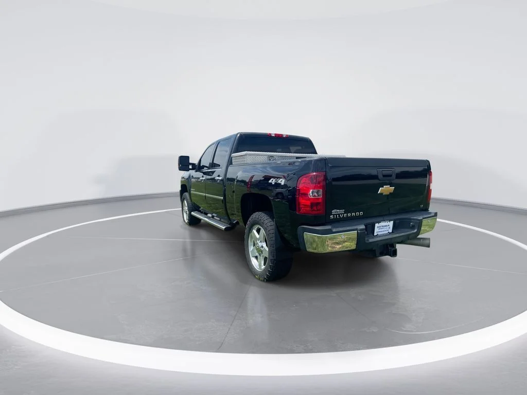 Used 2014 Black Chevrolet LT image 6