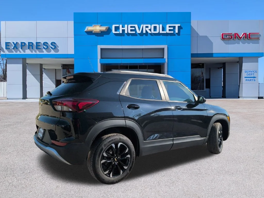 Used 2023 Black Chevrolet LT image 3