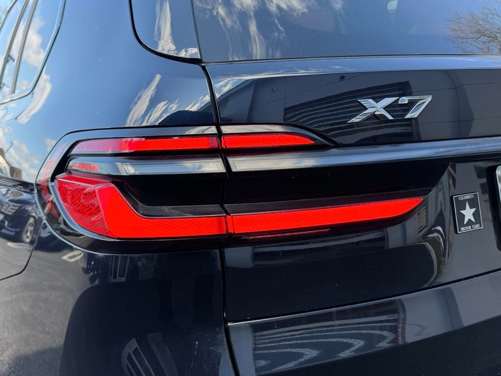 Used 2025 Black BMW xDrive40i image 13