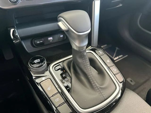 New 2026 Snow White Pearl Kia S image 23