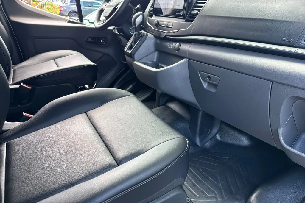 New 2026 Oxford White Ford Cargo Van image 17