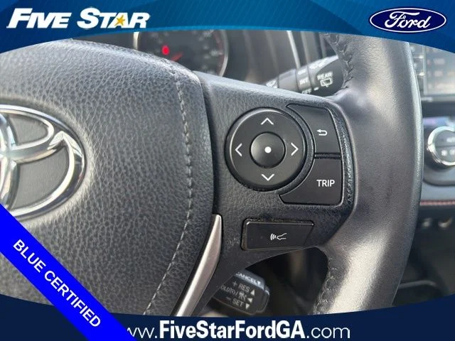 Used 2018 White Toyota SE image 18