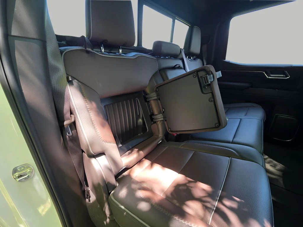 Used 2025 White Frost Tricoat GMC Denali image 8