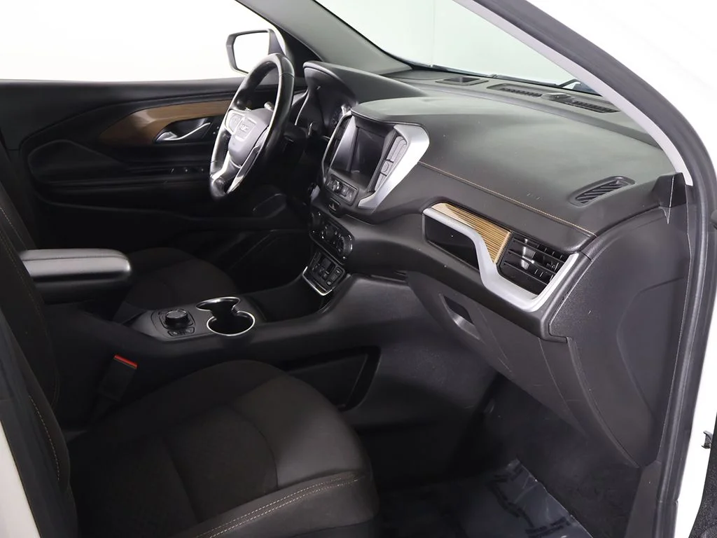 Used 2020 White GMC SLE image 16