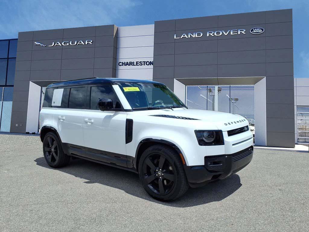 Certified Used 2023 Fuji White Land Rover X-Dynamic SE image 7