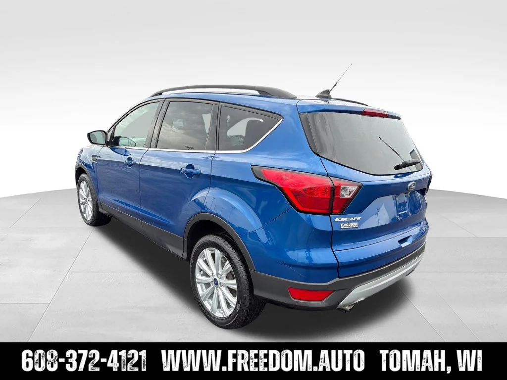 Used 2019 Lightning Blue Metallic Ford SEL image 3