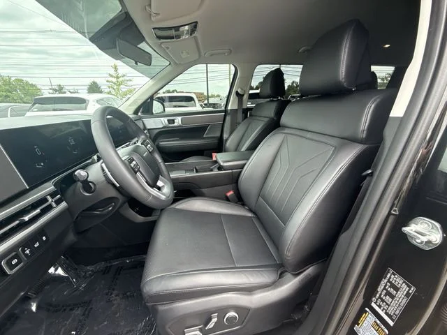 Used 2024 Black Hyundai SEL image 11