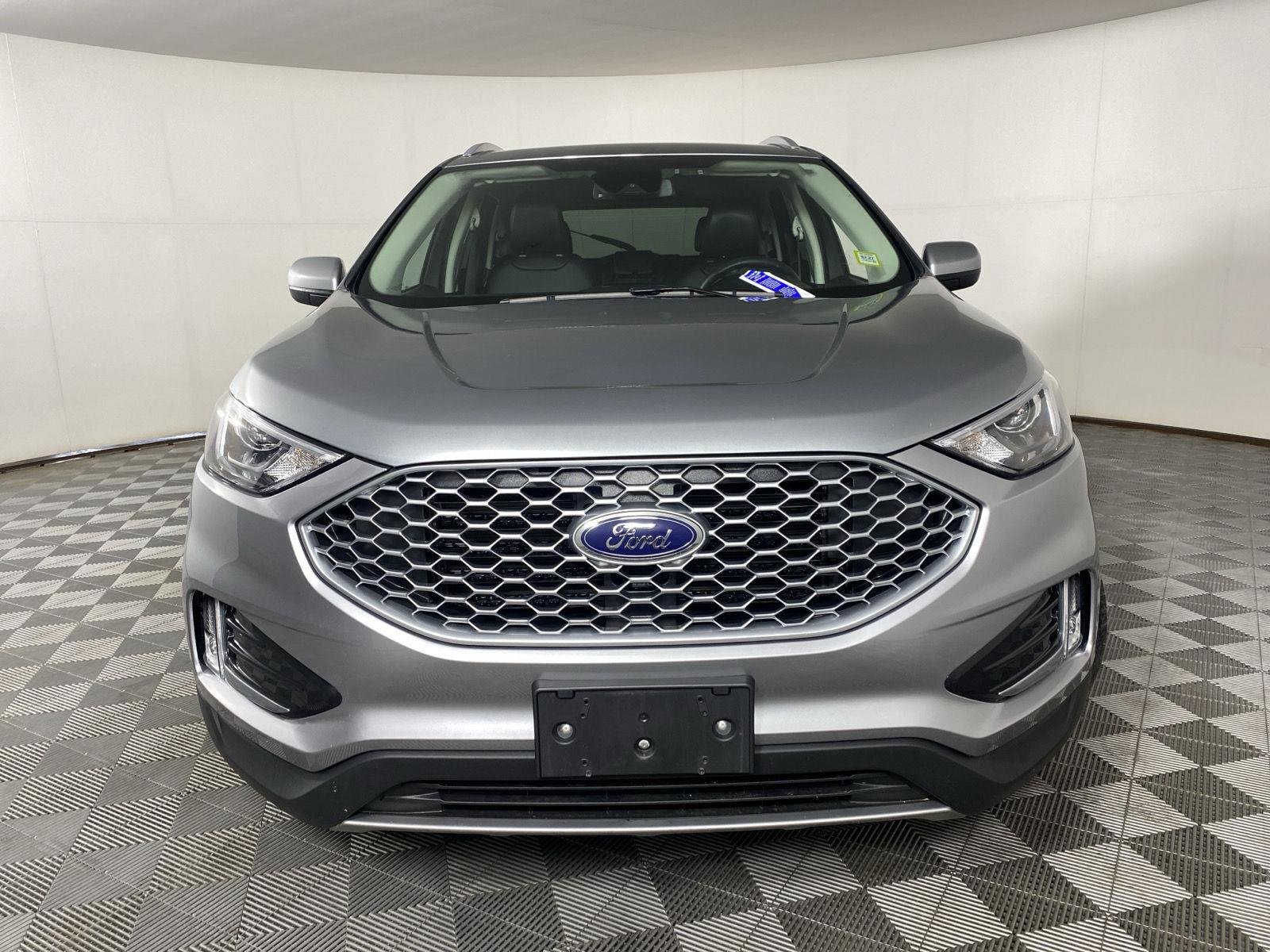 Used 2024 Iconic Silver Ford SEL image 5