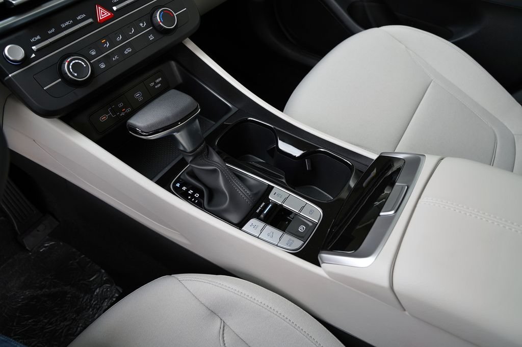 New 2026 Atlantis Blue Hyundai SE image 37