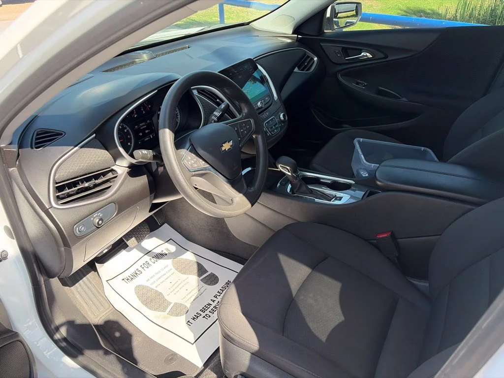 Used 2024 White Chevrolet LT image 9