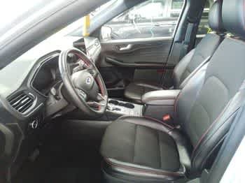 Used 2025 Space Silver Metallic Ford ST-Line Select image 5