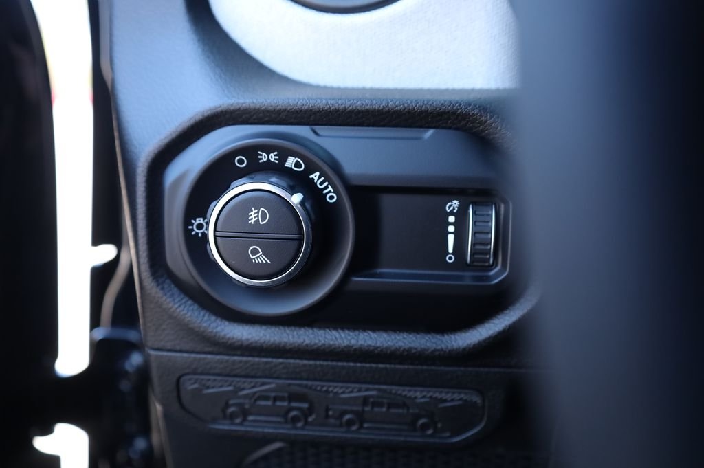 2025 Jeep Gladiator Willys - Photo 26