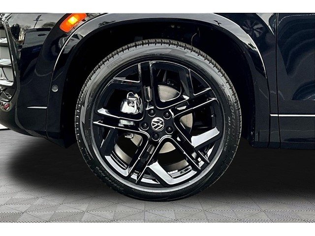 New 2026 Deep Black Pearl Volkswagen 2.0T SE R-Line Black image 31