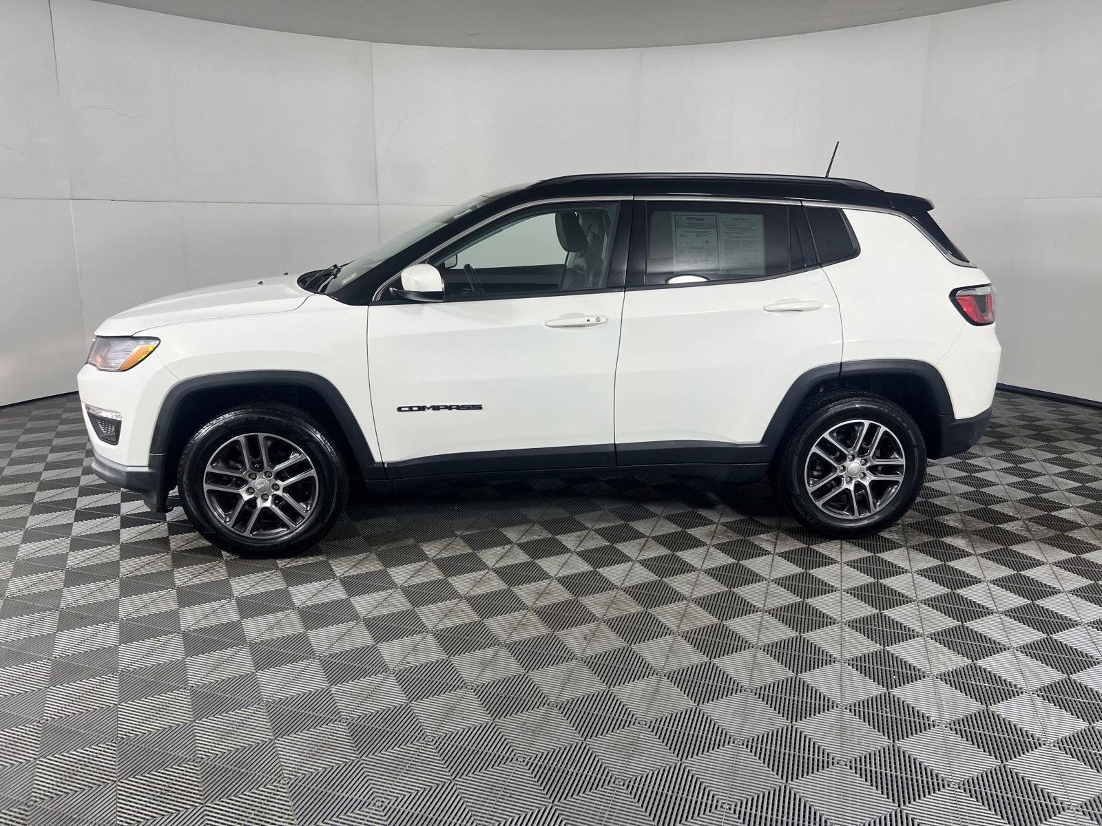 Used 2020 White Clearcoat Jeep Latitude image 6