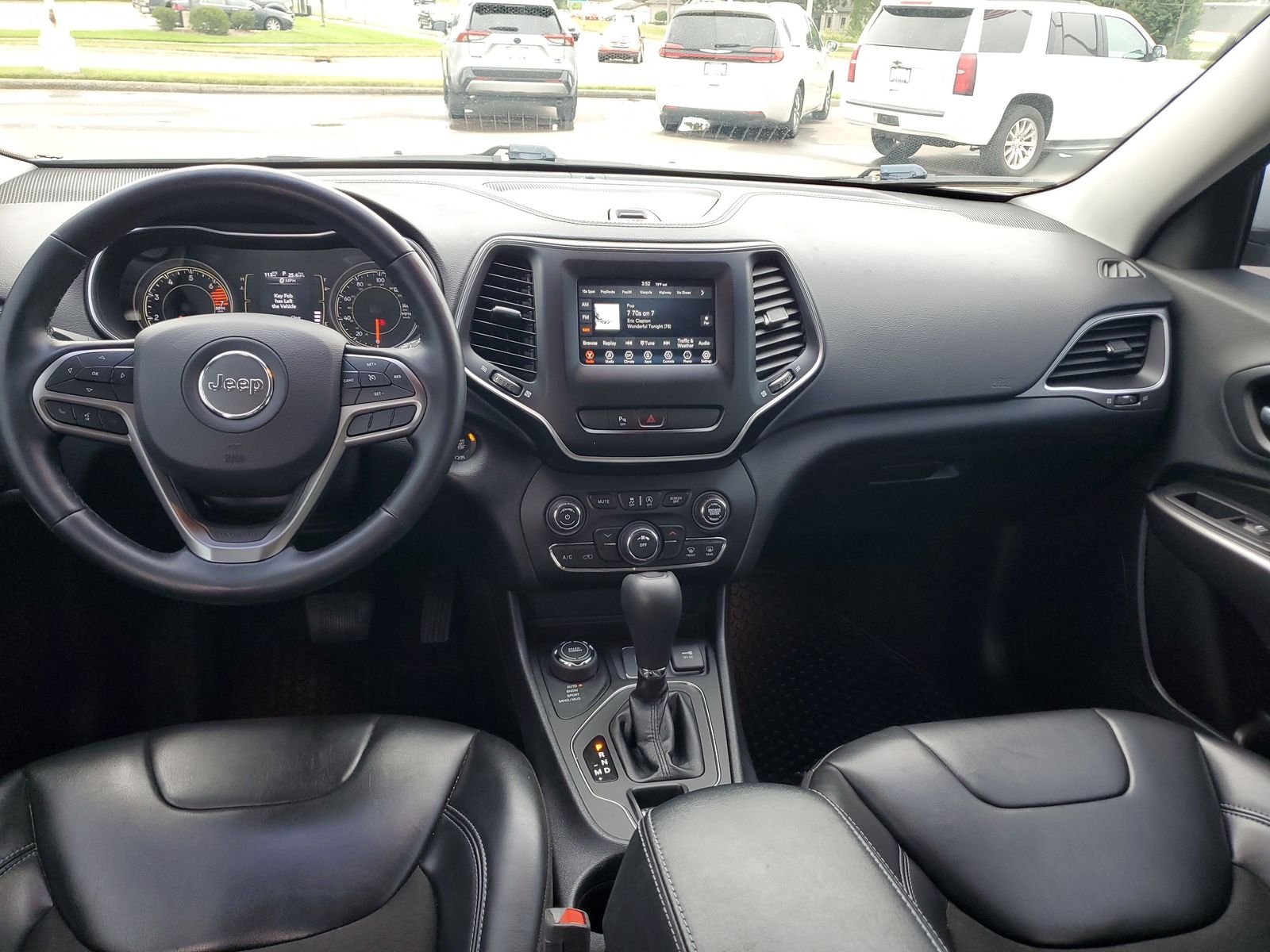 Used 2020 White Jeep Latitude Plus image 10