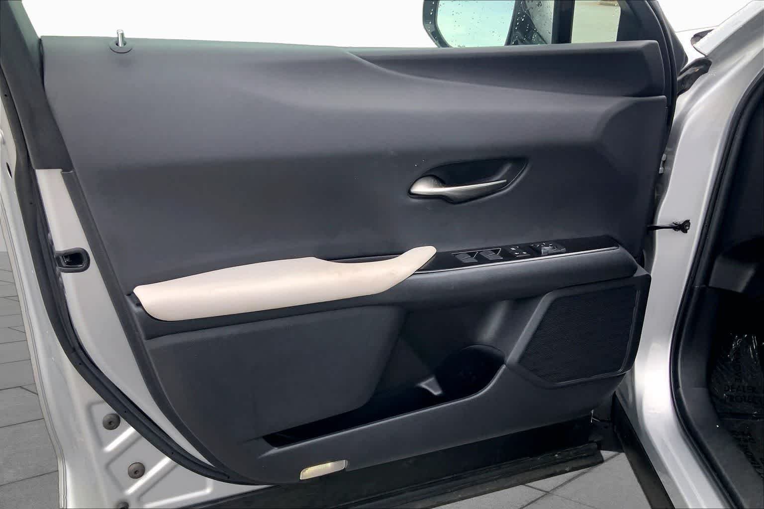 Used 2020 Silver Lining Metallic Lexus  image 21