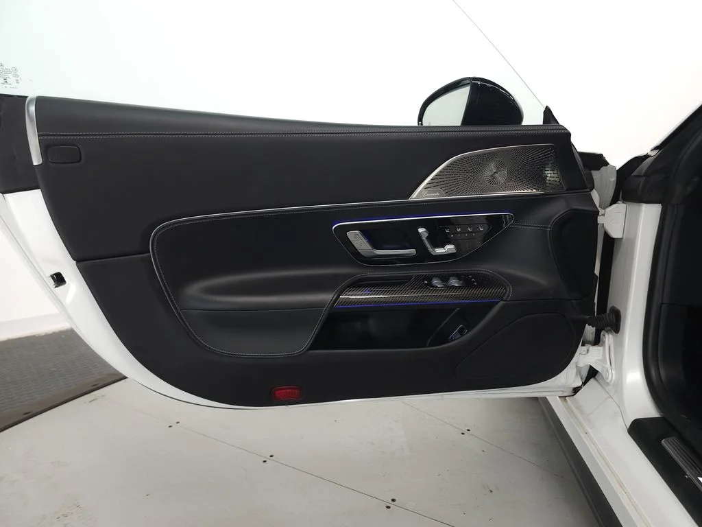 Used 2022 MANUFAKTUR Moonlight White Magno Mercedes-Benz SL 63 AMG® image 6