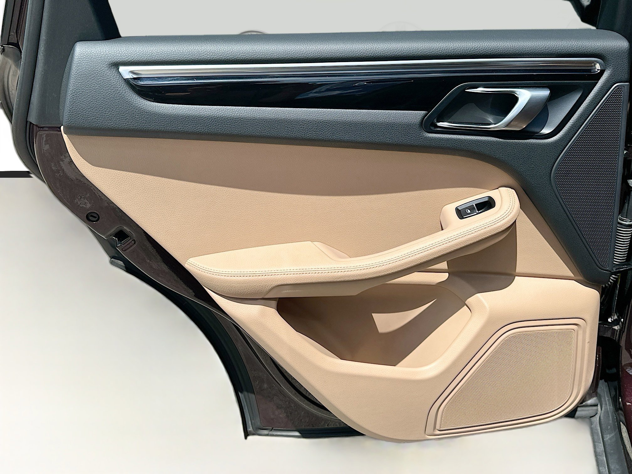 2024 Porsche Macan S - Photo 26