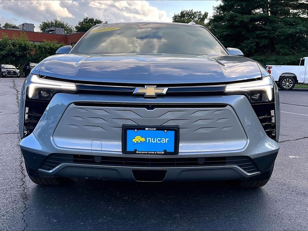Used 2024 Gray Chevrolet LT image 33