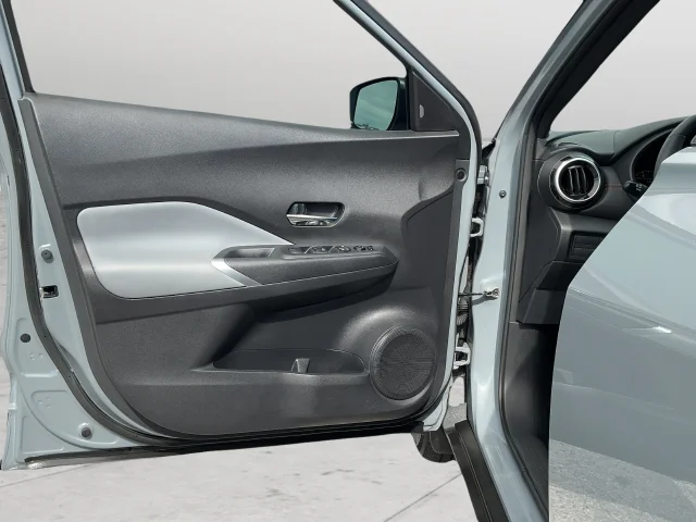 Used 2024 Gray Nissan SR image 18