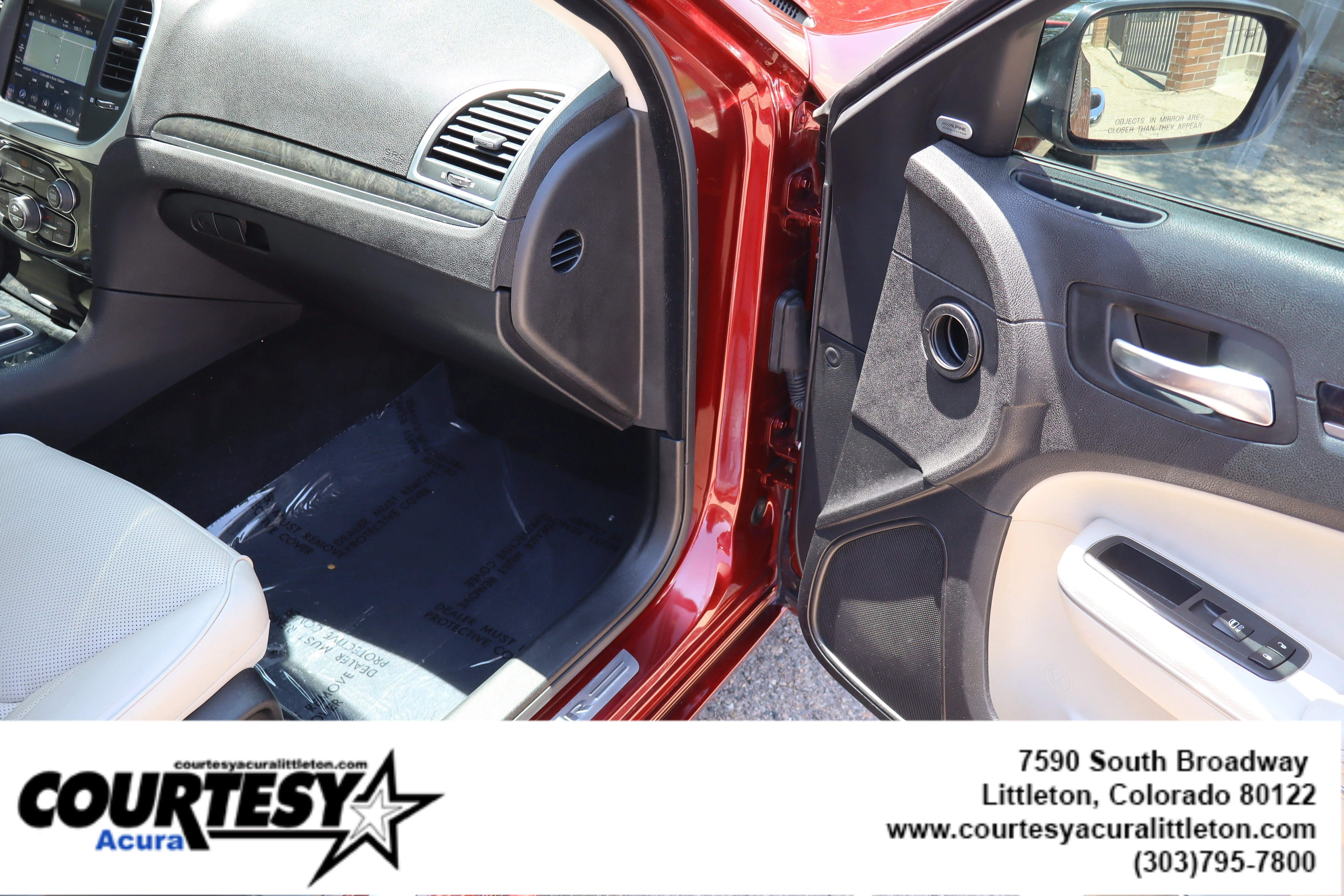 Used 2020 Velvet Red Pearlcoat Chrysler Limited image 32