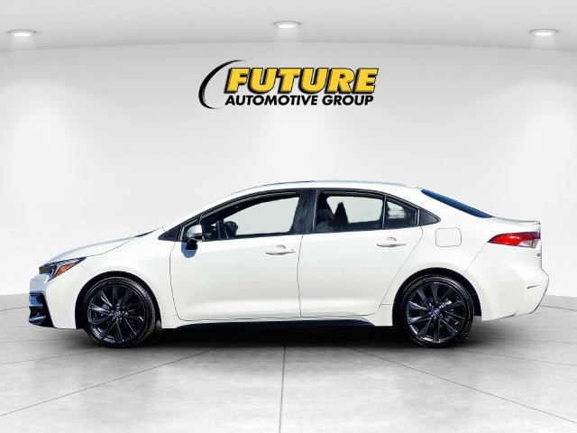 Used 2025 White Toyota SE image 7