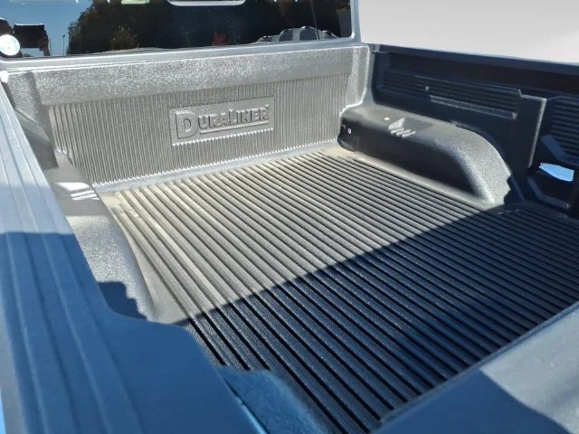 Used 2023 White Jeep Overland image 11
