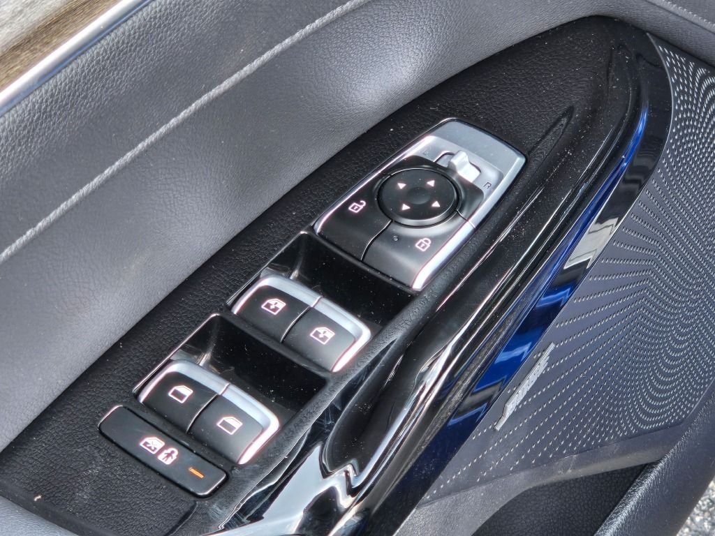 Used 2021 Sapphire Blue Kia EX image 18