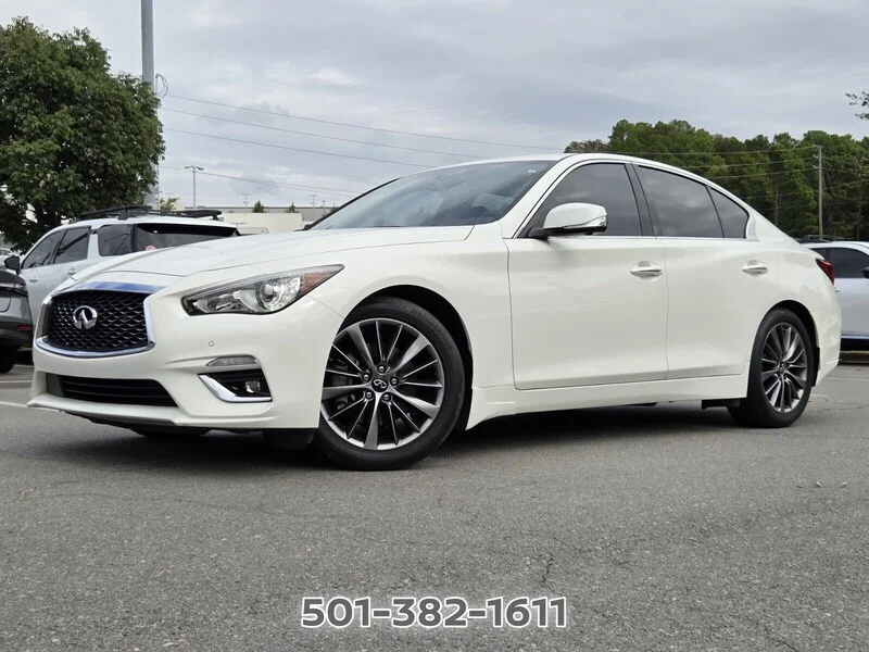 Used 2023 Pure White INFINITI LUXE RWD image 22