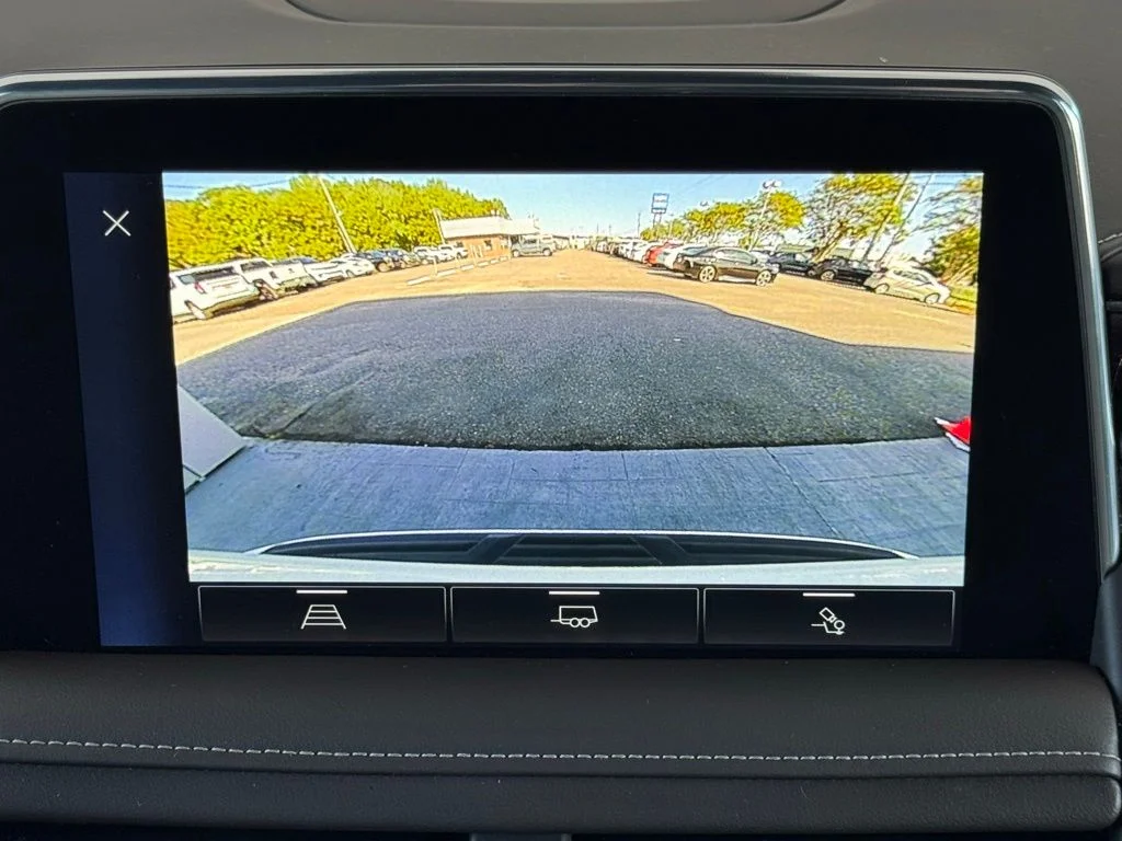 Used 2023 White Chevrolet Z71 image 37