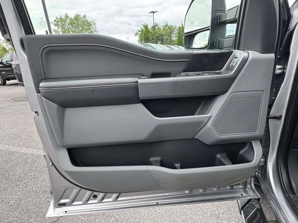 Used 2021 Silver Ford XLT image 27