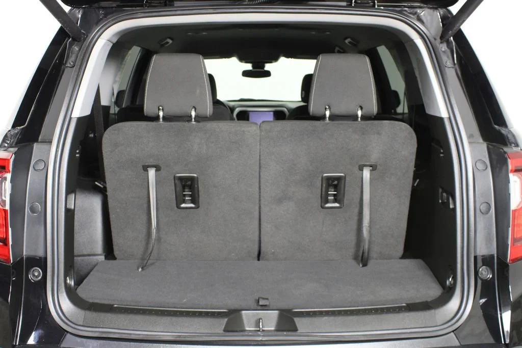 Used 2023 Ebony Twilight Metallic GMC SLE image 7