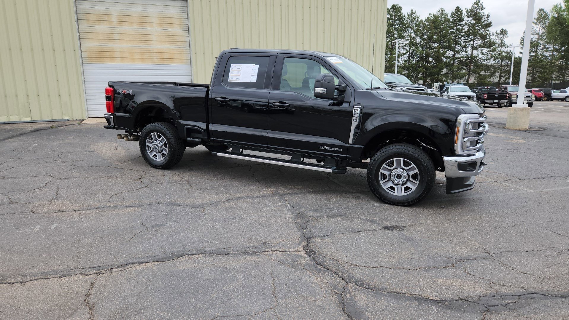 Used 2025 Black Metallic Ford LARIAT image 18