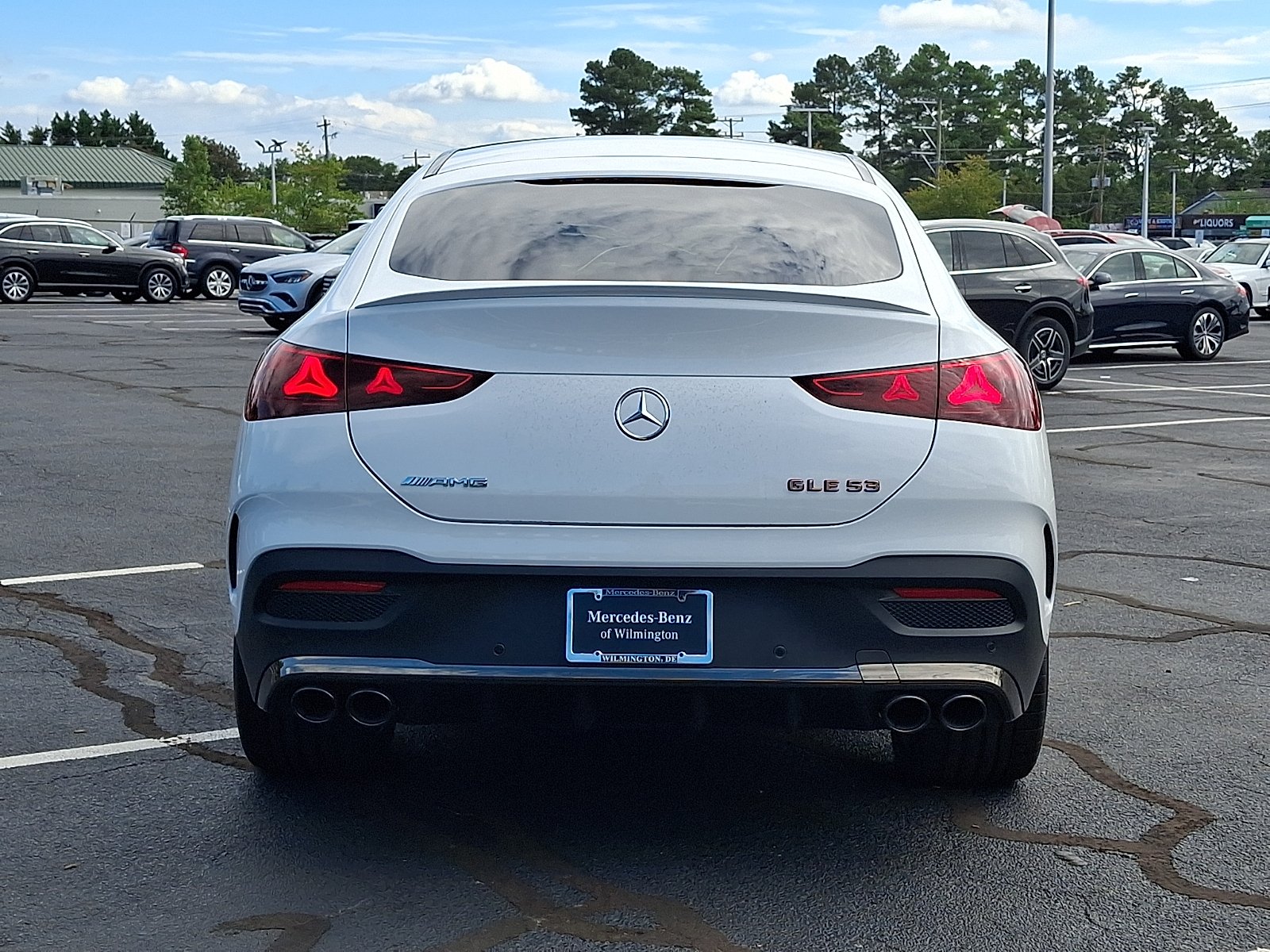 New 2027 MANUFAKTUR Moonlight White Metallic Mercedes-Benz AMG® GLE 53e 4MATIC+ Coupe image 5